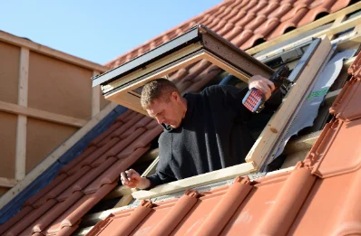 Pose de fenêtres de toit Velux à Villardebelle